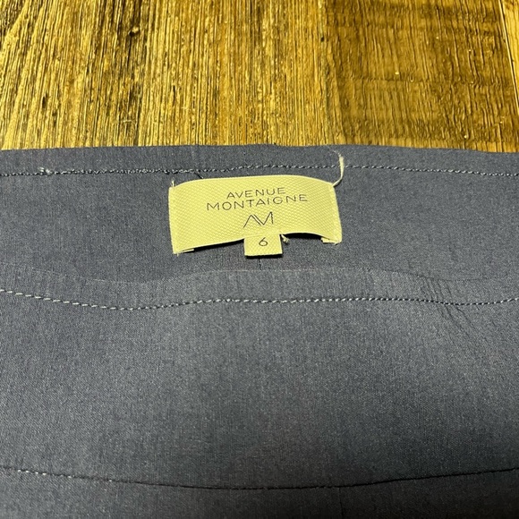 Avenue Montaigne Leo Signature in Gray Size 6 - Picture 7 of 7